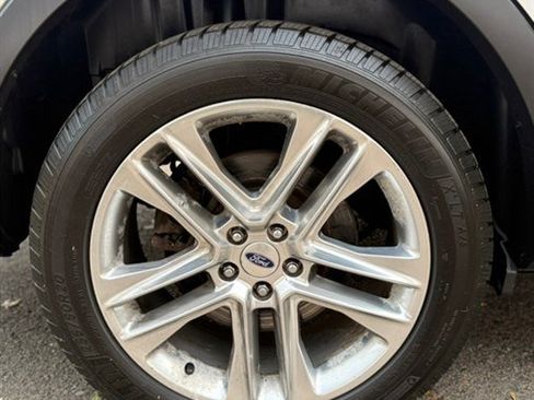 Used 2017 Ford Explorer Limited w/ Equipment Group 301A AWD/4WD image 25