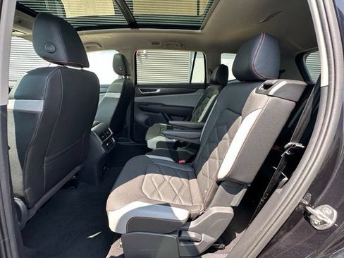 Certified 2026 Volkswagen Atlas Peak Edition AWD/4WD image 27