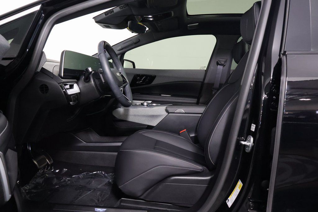 Used 2025 Cadillac Optiq Luxury 1 AWD/4WD image 10