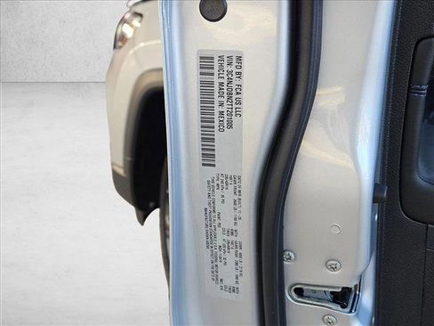 New 2026 Jeep Compass Latitude image 17