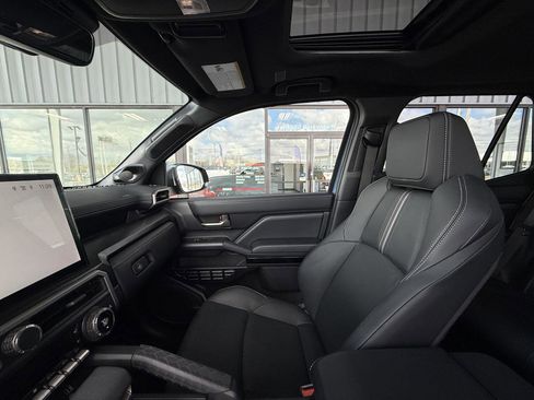 Used 2025 Toyota 4Runner Limited image 21