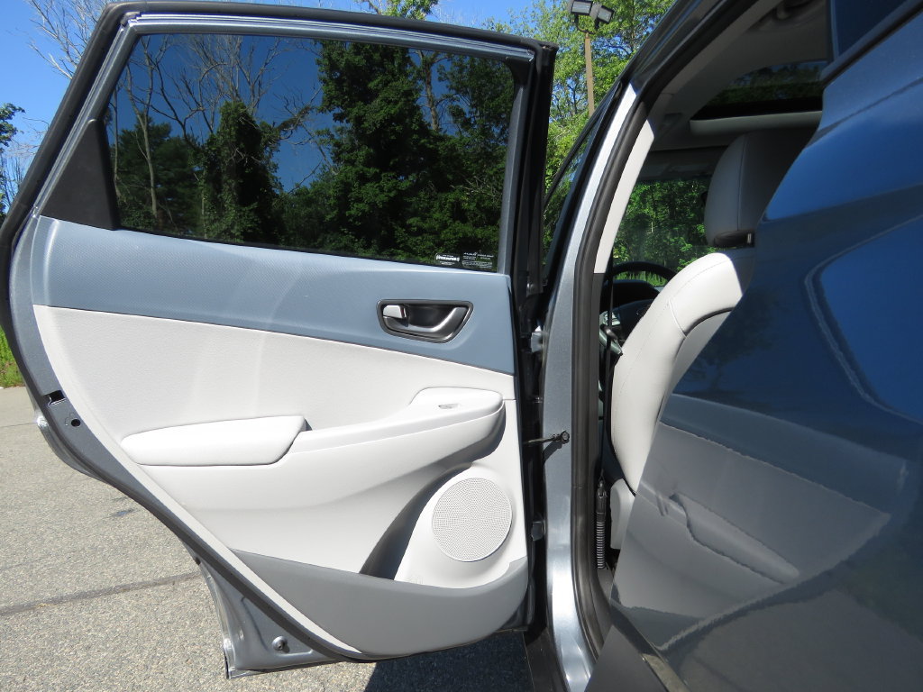 Used 2019 Hyundai Kona Limited w/ Cargo Package FWD image 18