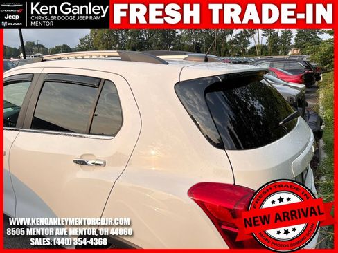 Used 2019 Chevrolet Trax LT w/ LT Convenience Package AWD/4WD image 8