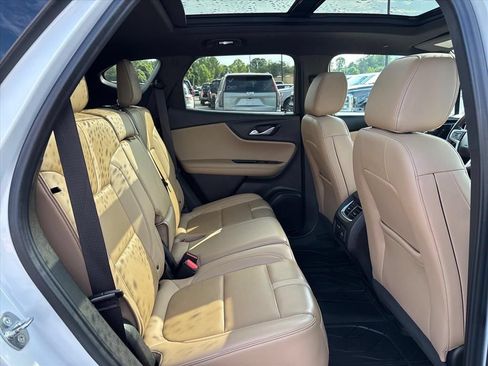 Used 2020 Chevrolet Blazer Premier w/ Driver Confidence II Package FWD image 15