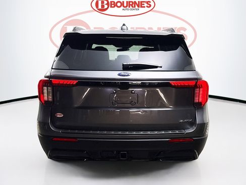 Used 2025 Ford Explorer ST-Line w/ ST-Line Street Pack image 8