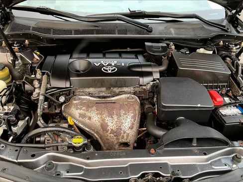 Used 2010 Toyota Camry FWD image 30