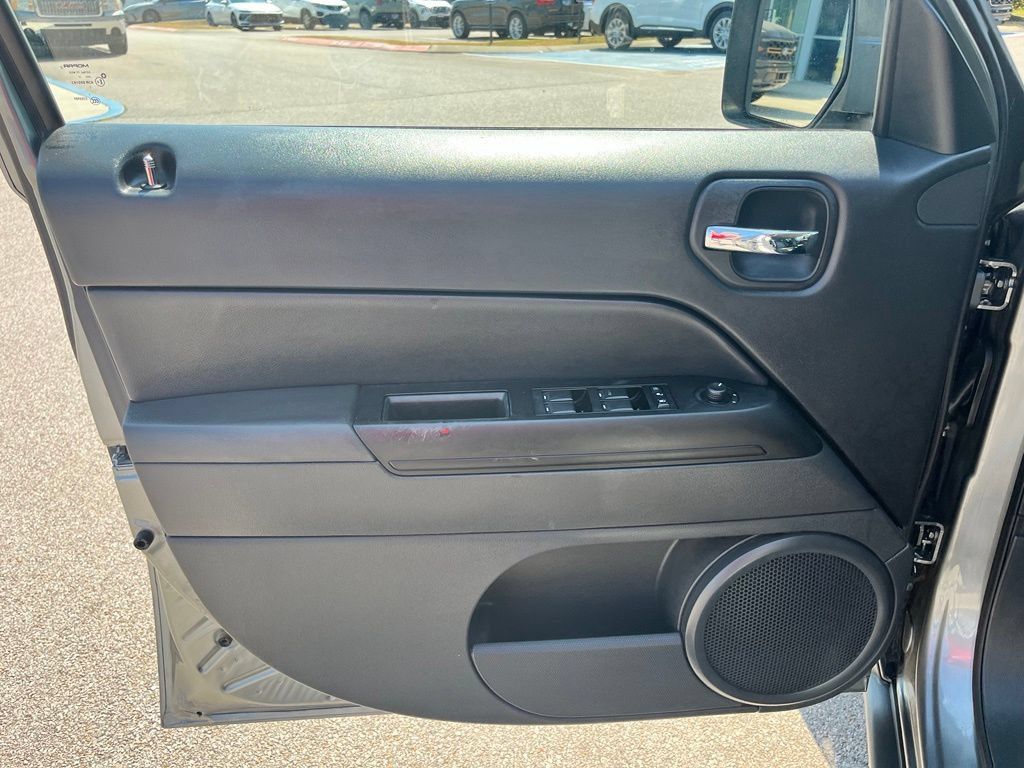 Used 2012 Jeep Patriot Sport w/ PWR Value Group FWD image 10