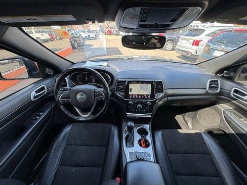 Used 2020 Jeep Grand Cherokee Laredo w/ Quick Order Package 2BN North image 16