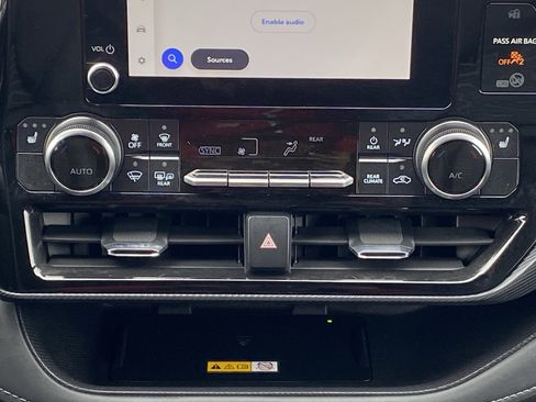 Certified 2025 Toyota Highlander XSE image 15