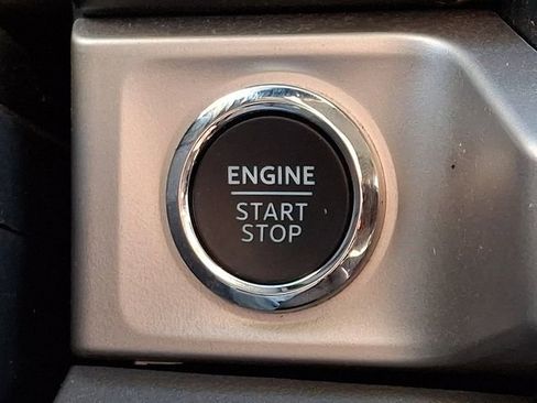 Used 2024 Ford F250 XLT w/ Black Appearance Package image 23