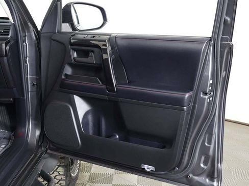 Used 2018 Toyota 4Runner TRD Off-Road Premium image 21