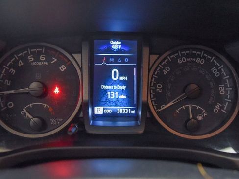 Used 2021 Toyota Tacoma TRD Off-Road image 19