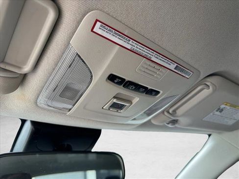 Used 2022 Toyota Corolla LE image 19