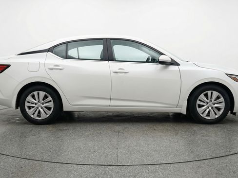 Used 2025 Nissan Sentra S image 11