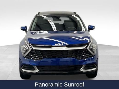 Used 2025 Kia Sportage EX w/ Premium Package image 3