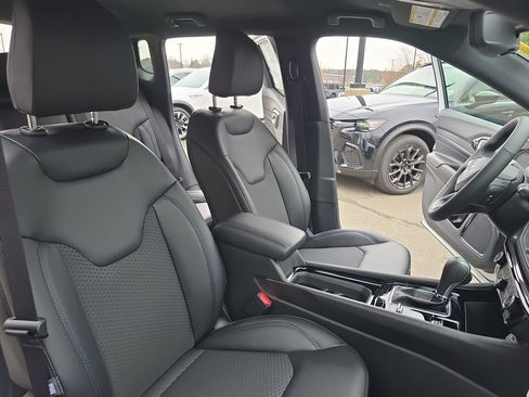 New 2026 Jeep Compass Latitude AWD/4WD image 10