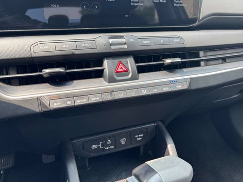 Used 2025 Kia K4 FWD image 16