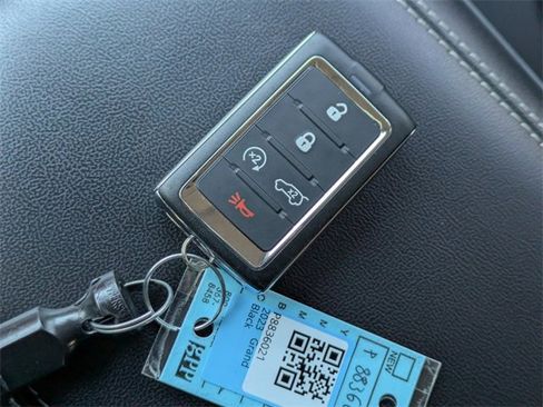 Used 2023 Jeep Grand Cherokee L Limited image 36