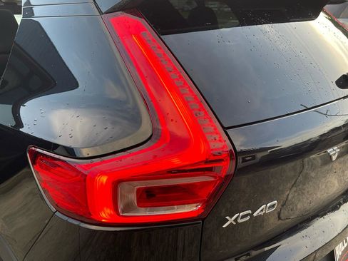 Used 2023 Volvo XC40 B5 Plus AWD/4WD image 25