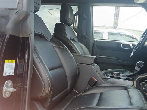 Used 2025 Ford Bronco Badlands w/ Sasquatch Package AWD/4WD image 8
