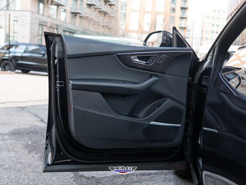 Used 2021 Audi Q8 Premium Plus w/ Premium Plus Package AWD/4WD image 45