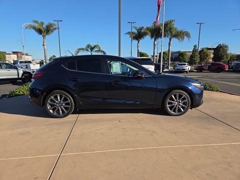 Used 2018 MAZDA MAZDA3 Touring image 7