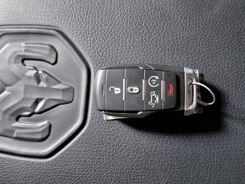 Used 2020 RAM 1500 Laramie image 22