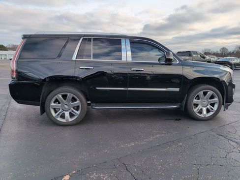Used 2019 Cadillac Escalade Premium Luxury image 8