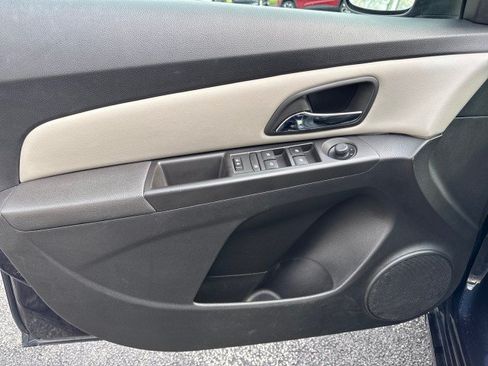 Used 2016 Chevrolet Cruze LS FWD image 14