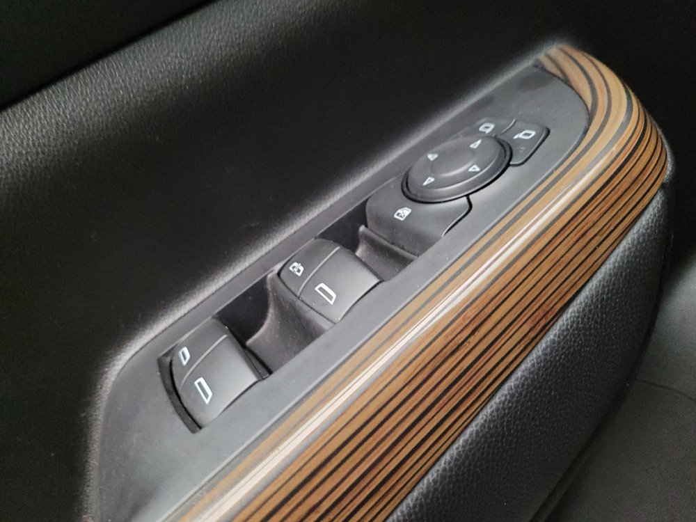 Used 2023 GMC Acadia SLE FWD image 27