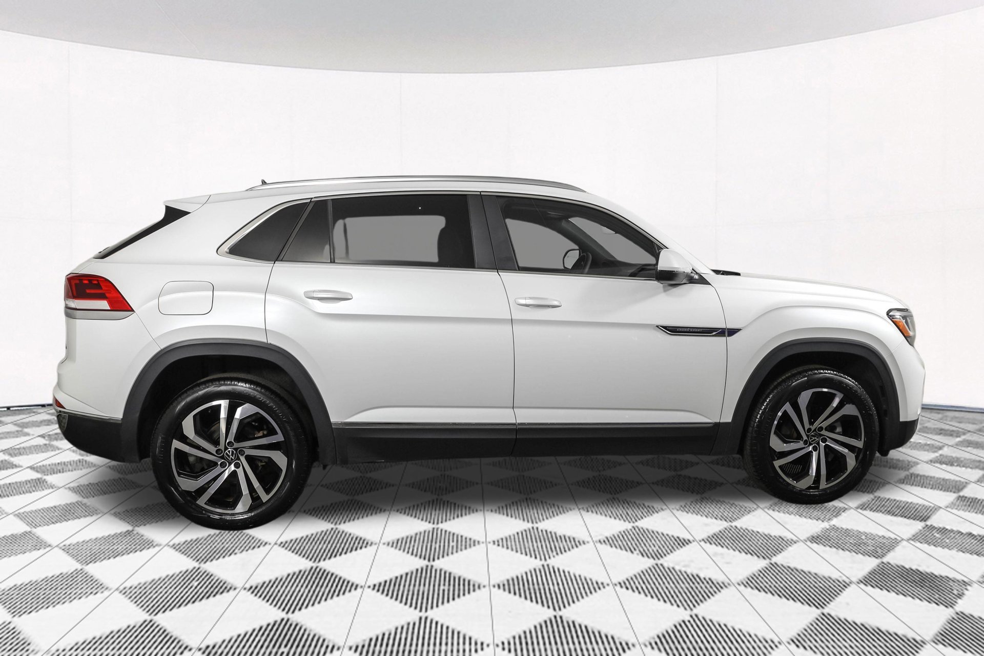 Used 2023 Volkswagen Atlas Cross Sport SEL AWD/4WD image 13