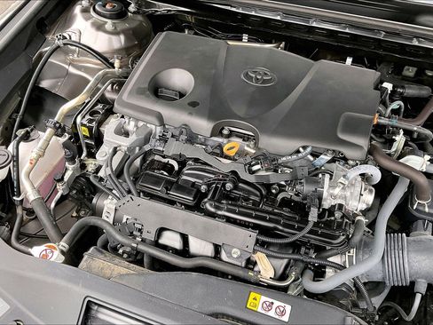 Used 2024 Toyota Camry SE image 31