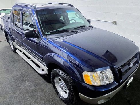 Used 2003 Ford Explorer Sport Trac 2WD image 35