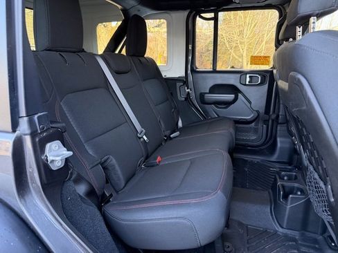 Used 2022 Jeep Wrangler Unlimited Rubicon w/ Xtreme Recon 35" Tire Package image 43