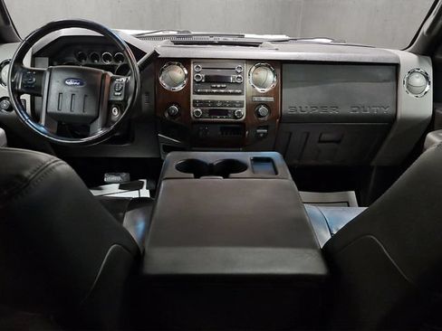 Used 2011 Ford F250 Lariat w/ Lariat Interior Pkg AWD/4WD image 2