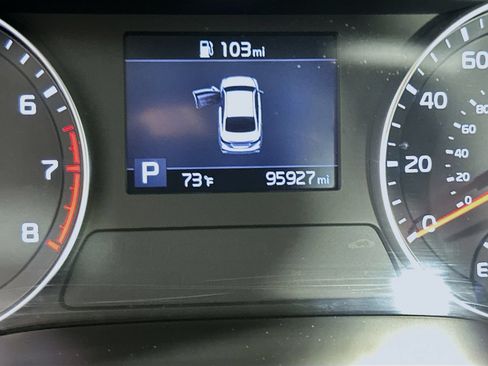 Used 2021 Kia Forte LXS FWD image 12