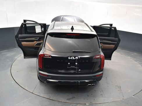 Used 2022 Kia Telluride SX w/ SX Prestige Package image 22