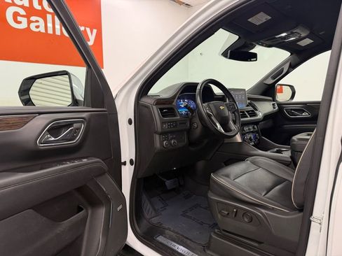 Used 2023 Chevrolet Suburban Premier AWD/4WD image 9