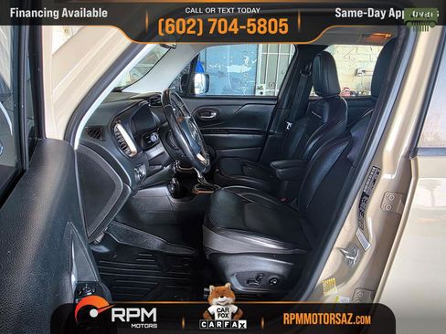 Used 2017 Jeep Renegade Trailhawk AWD/4WD image 9