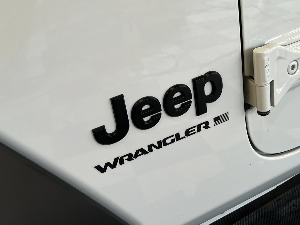 Used 2025 Jeep Wrangler Unlimited Sport AWD/4WD image 6