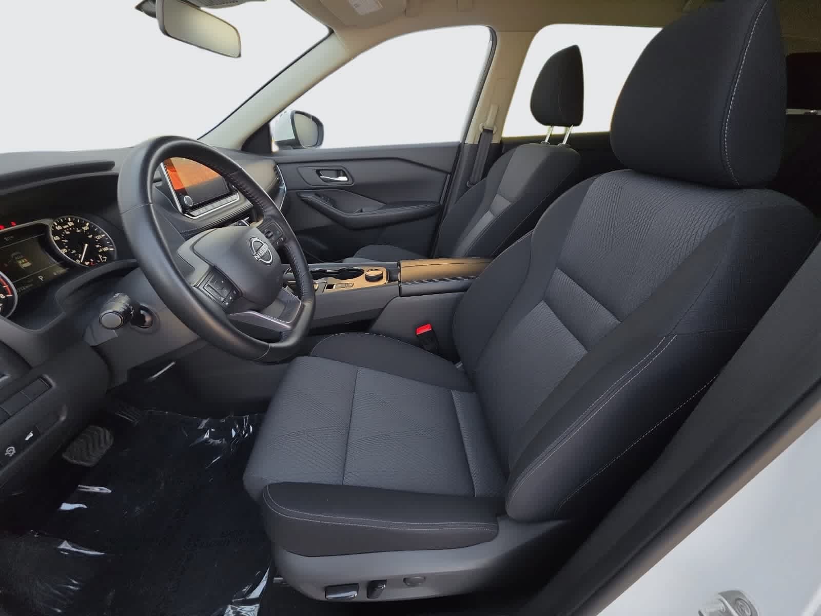 Used 2025 Nissan Rogue SV AWD/4WD image 26