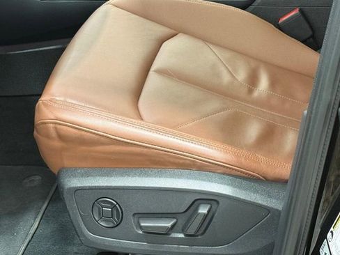 Used 2022 Audi Q3 2.0T Premium Plus w/ Premium Plus Package image 21