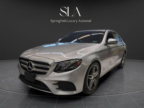 Used 2017 Mercedes-Benz E 300 4MATIC image 4