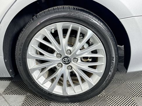 Used 2019 Toyota Camry XLE image 43