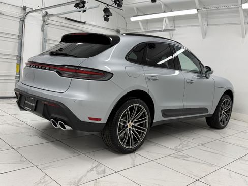 Certified 2026 Porsche Macan AWD/4WD image 11