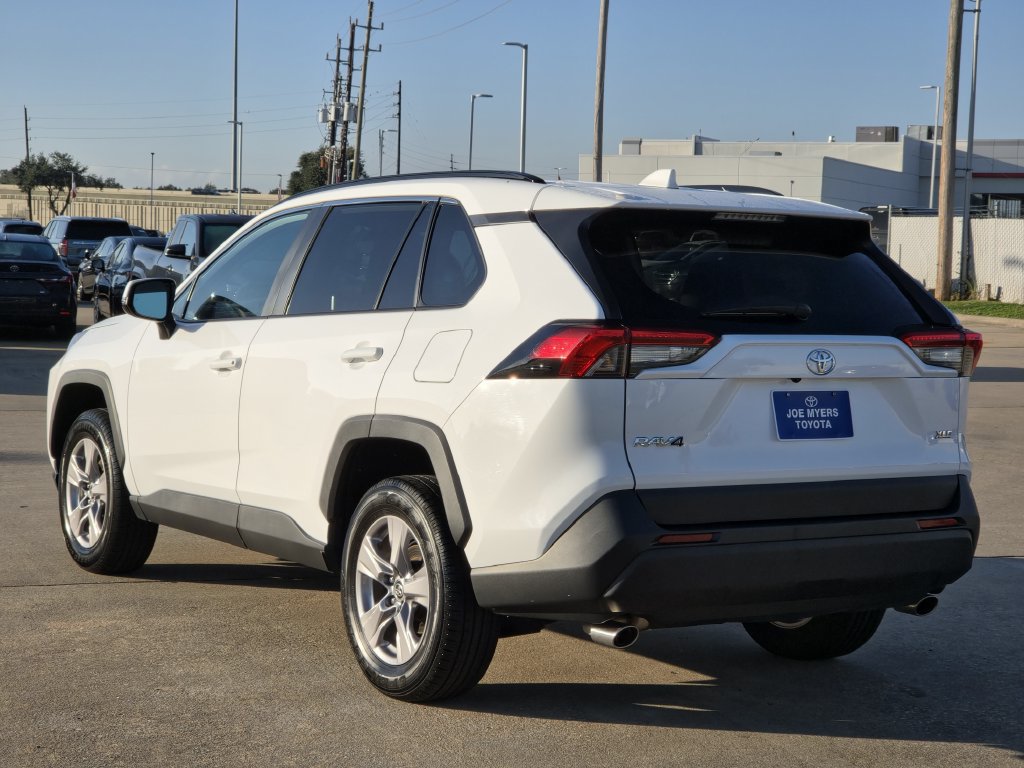 Used 2025 Toyota RAV4 XLE FWD image 7