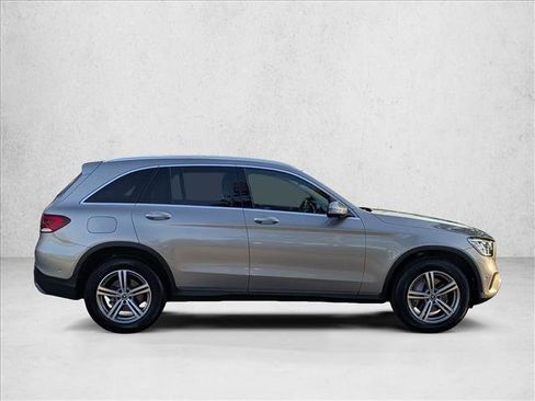 Used 2022 Mercedes-Benz GLC 300 image 4