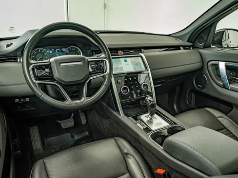 Used 2023 Land Rover Discovery Sport SE image 4