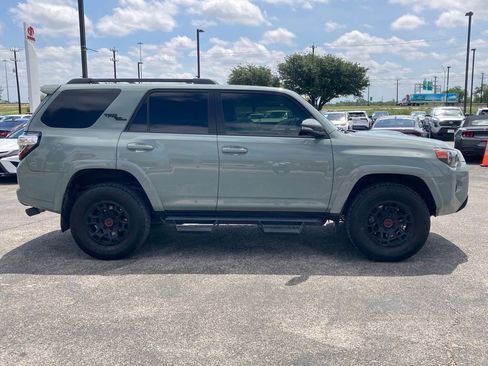 Used 2022 Toyota 4Runner TRD Off-Road Premium AWD/4WD image 4