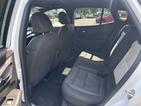 Used 2025 Chevrolet Trax RS w/ Driver Confidence Package FWD image 31